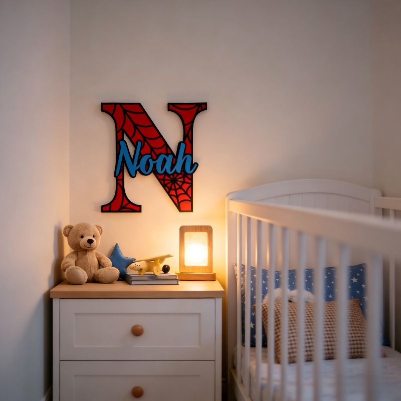 Interior Design Names - ป้ายแขวนชื่อแบบส่วนตัวลายใยแมงมุม, ป้ายไม้สั่งทำพิเศษพร้อมตัวอักษรไม้, ป้ายแขวนห้องเด็กธีมซูเปอร์ฮีโร่, ของตกแต่งผนัง
